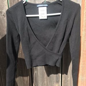 brandy melville cropped low cut top